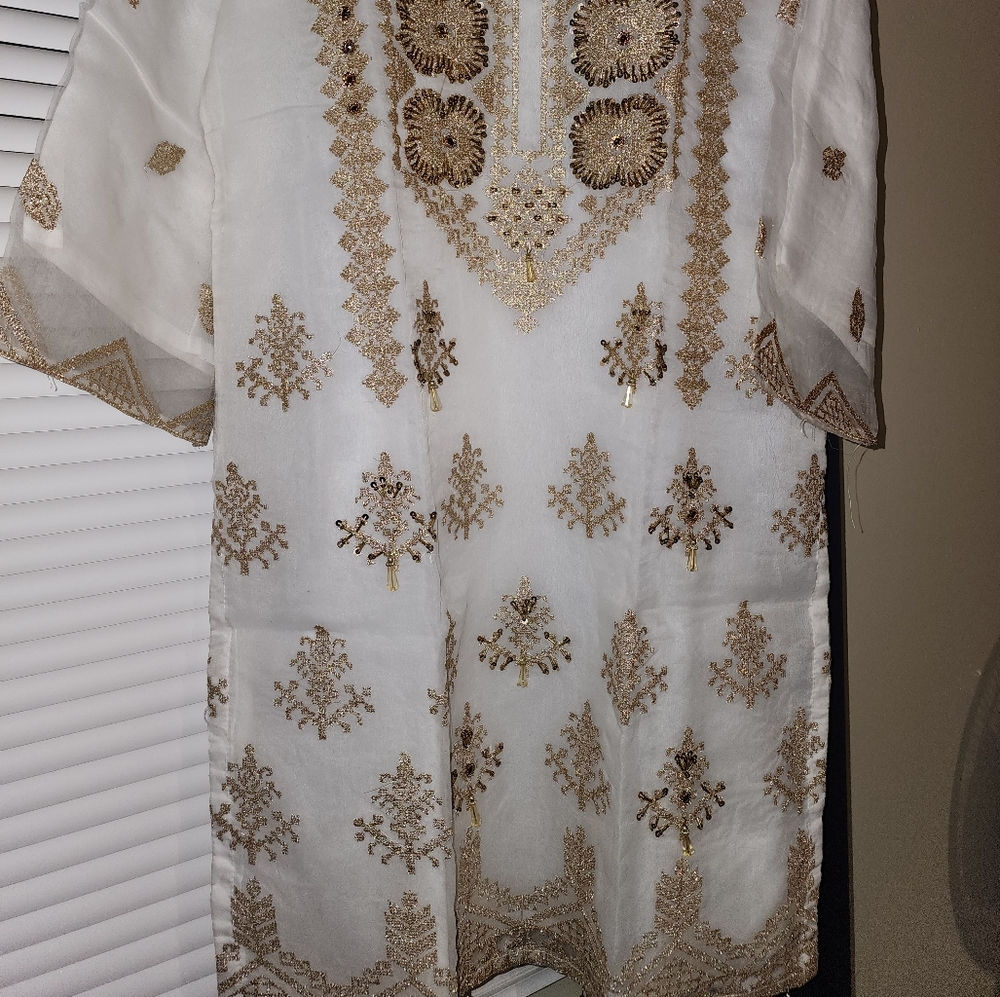 NWT 3 PC White and Gold Pakistani Dress